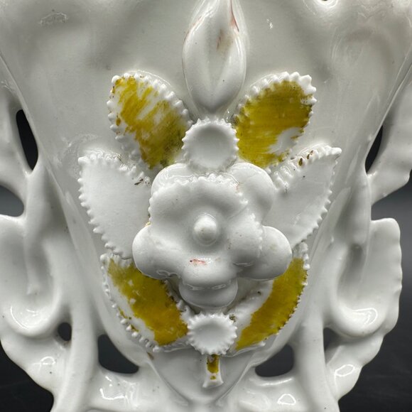 Antique Old Paris Porcelain Spill Bridal Vases Floral Scalloped Edges Pair READ - Picture 10 of 12